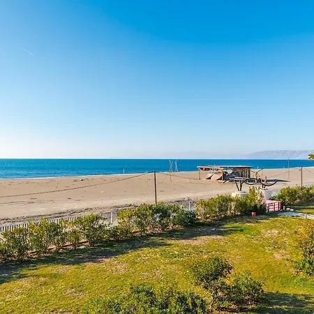 Family With Access Talea Coast By Pikhost アパート